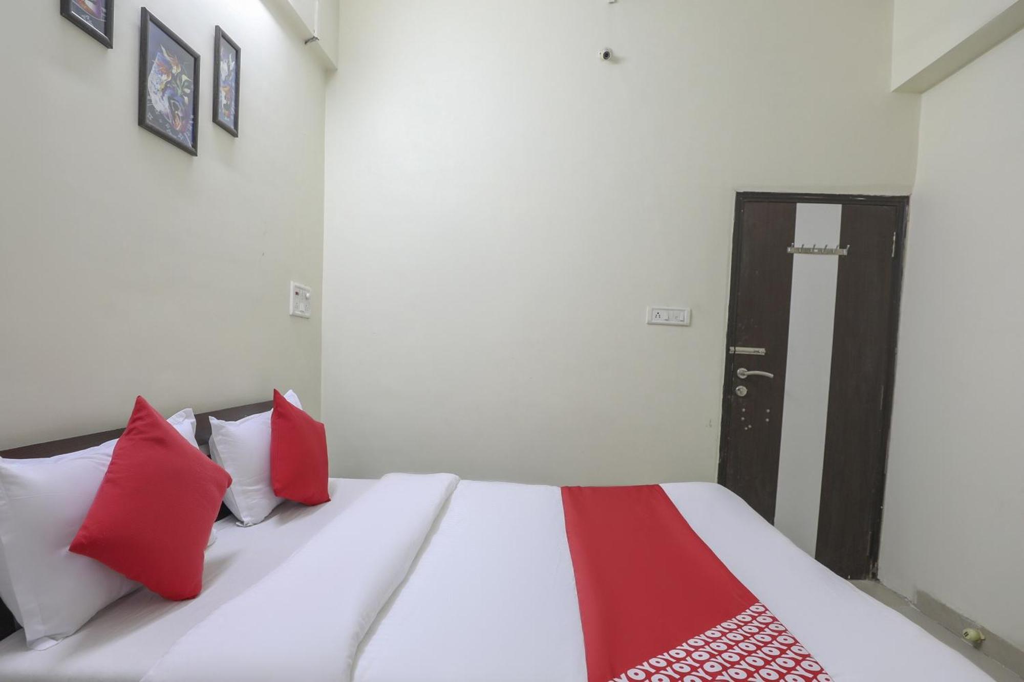 Collection O Shyam Vatika Banquet And Rooms 苏拉特 外观 照片